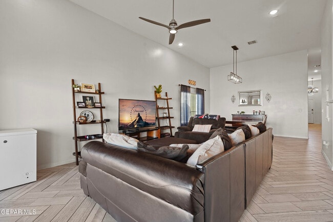 Building Photo - 3729 Surmise St