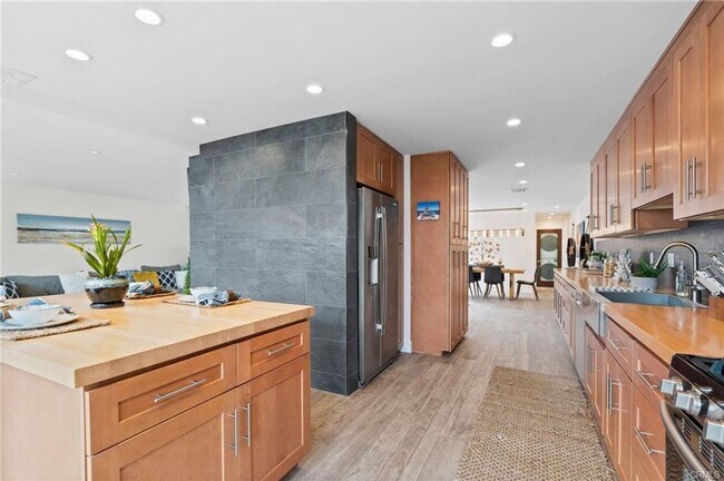 Building Photo - Huntington Harbor Coastal Retreat