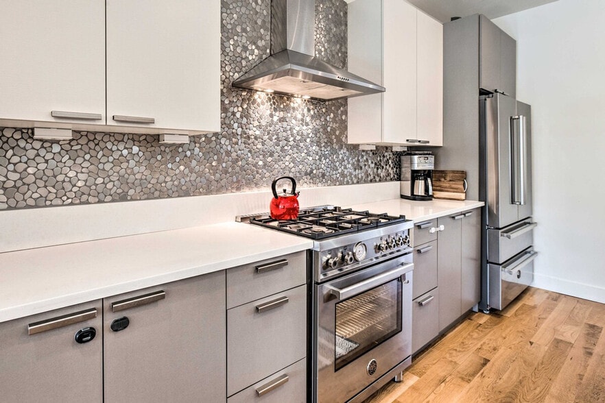 Building Photo - 3910 Stuart St