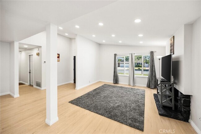 Building Photo - 13509 Destino St