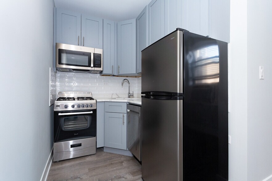 Building Photo - 508 W Belmont Ave