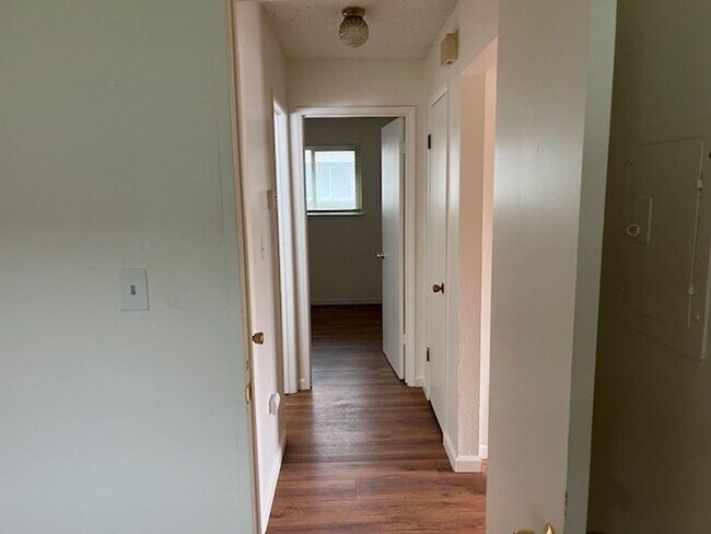 Building Photo - Condo: 2 Bedroom / 1 Bathroom - Citrus Heights