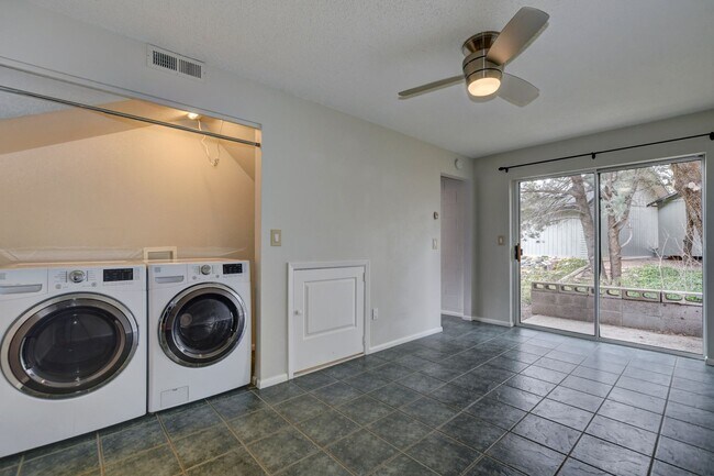 Building Photo - Beautiful Home for Rent in Prescott!