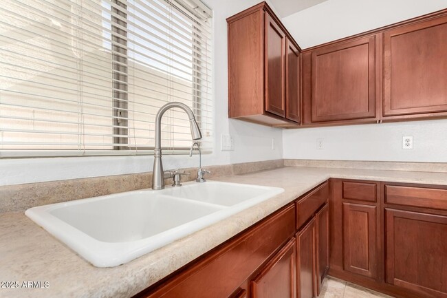 Building Photo - 26162 W Potter Dr