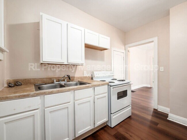 Building Photo - 1168 E Whittier St
