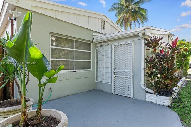 Building Photo - 1300 NE 183rd St