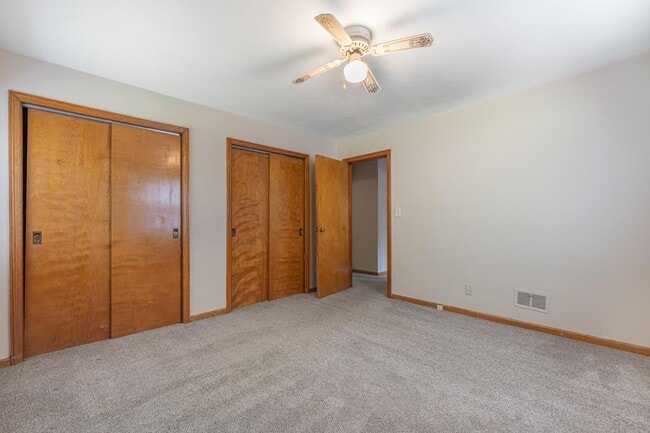 Building Photo - 1822 W Schantz Ave