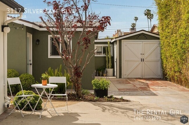 Building Photo - 3117 Silver Lake Blvd