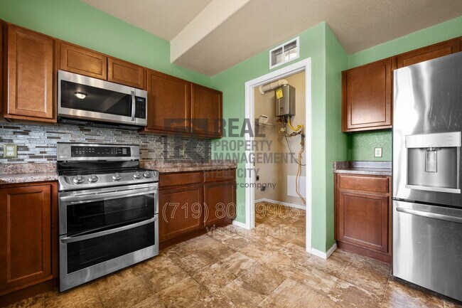 Building Photo - 947 E Kirkwood Dr