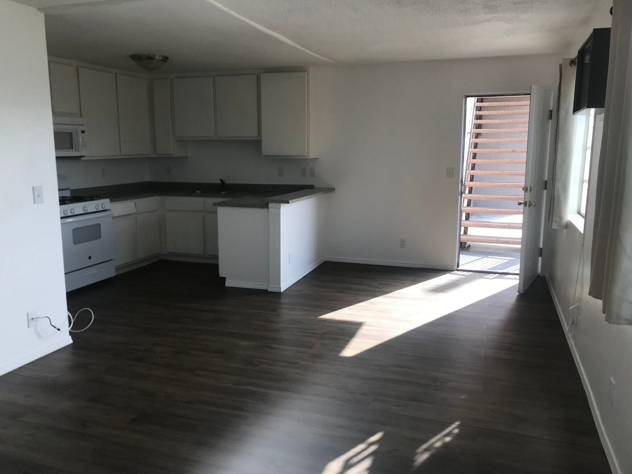 Building Photo - 11948 Hart St