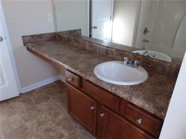 Building Photo - 1320 Napa Valley Dr SW