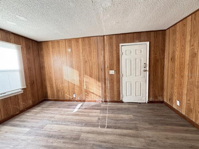 Building Photo - 930 18th St