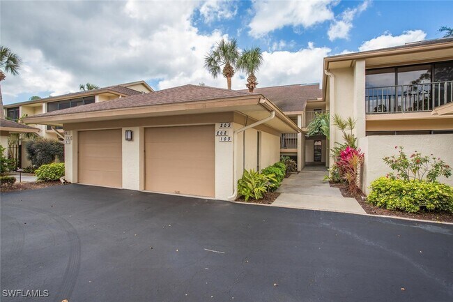 Building Photo - 537 Lake Louise Cir