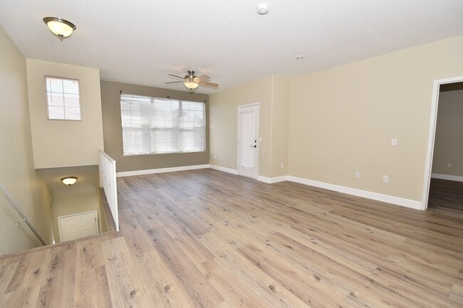 Building Photo - BEAUTIFUL 2 BED, 2 BATH CONDO AT MORGYN RI...