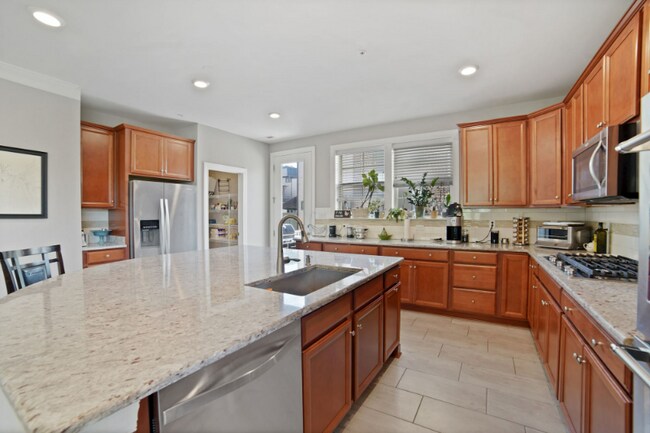 Building Photo - 503 Crown Park Ave