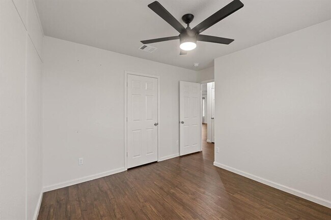 Building Photo - 240 Nectar Dr