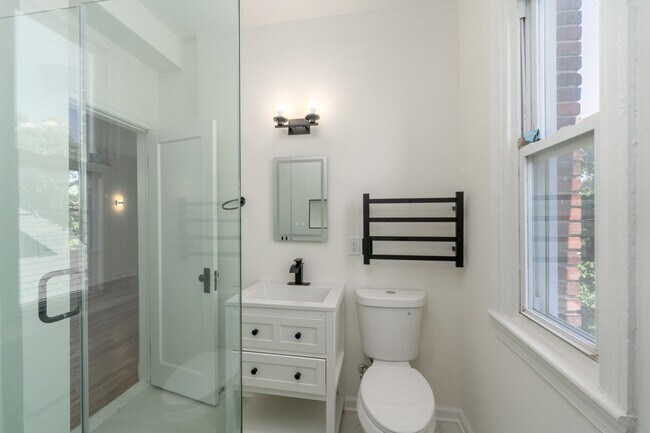 Building Photo - Newly Remodeled 1-Bedroom with Office Space, 1-Bathroom Near Johns Hopkins University