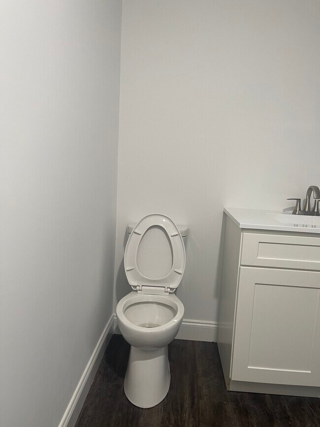 Building Photo - 167 S Earls Ave