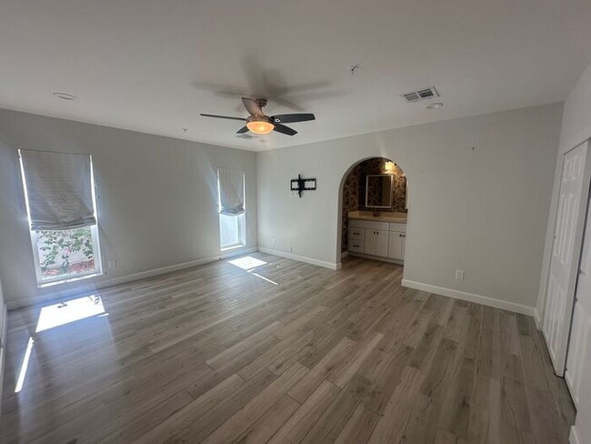 Building Photo - Remodeled 4 Bed 3 bath Home