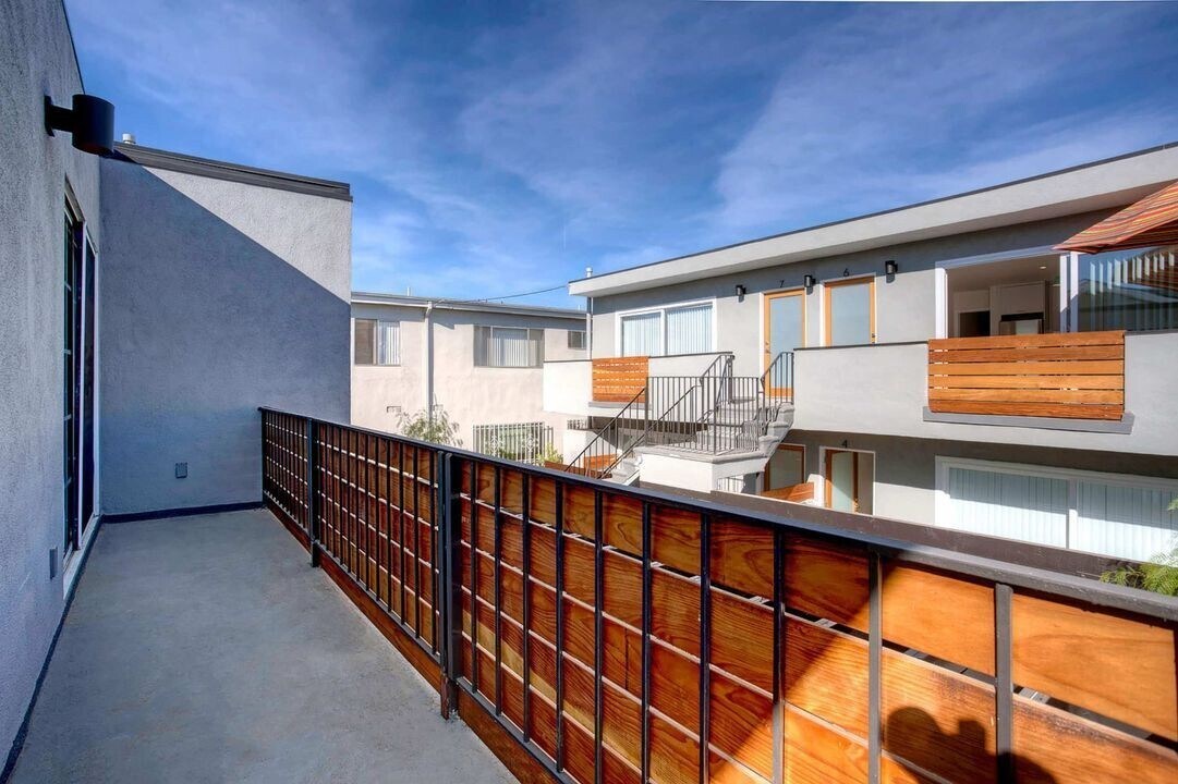 Building Photo - 1543 Stanford St