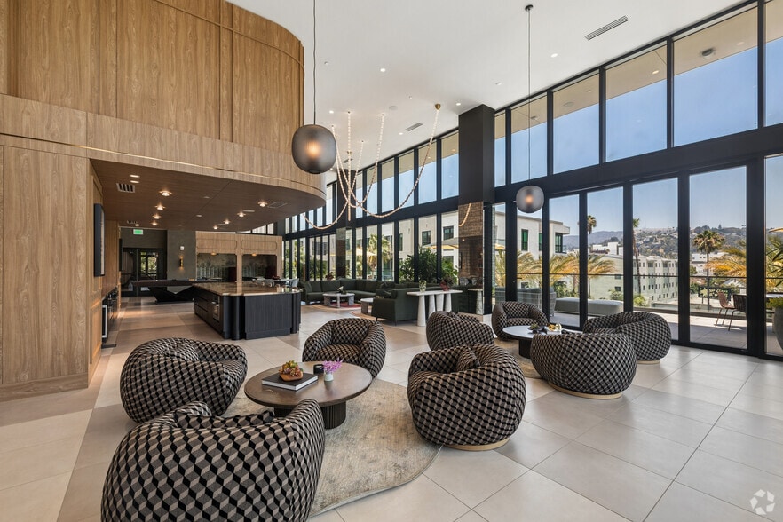 Clubroom - 5420 Sunset