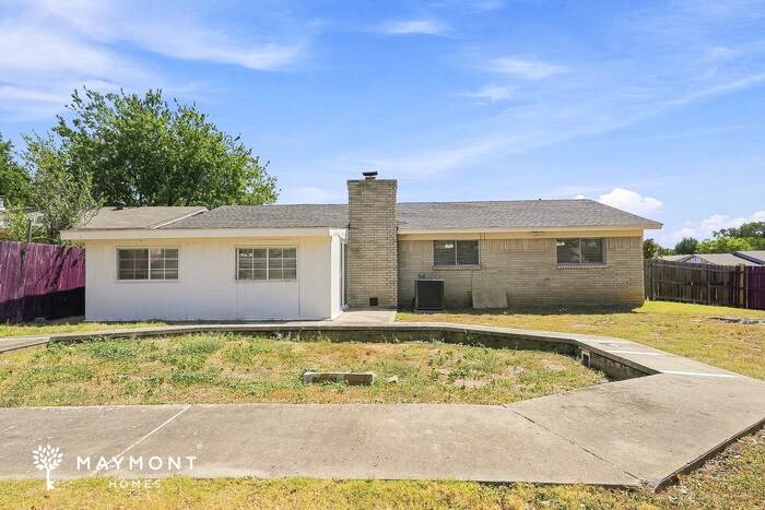 Building Photo - 5401 Denise Dr