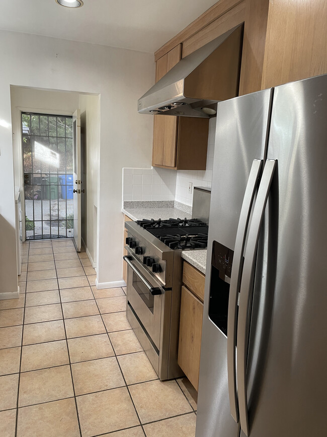 Kitchen - 10739 Northgate St