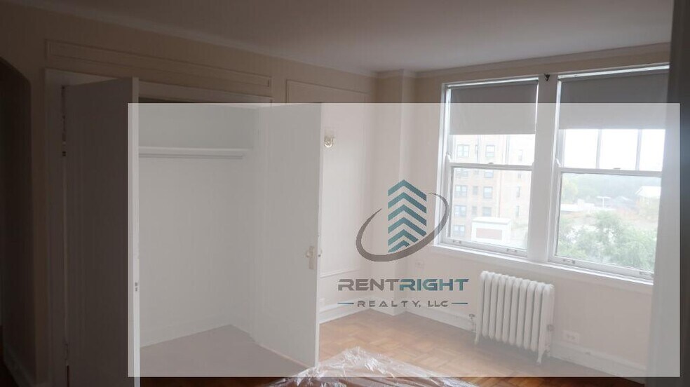 Building Photo - 1209 W Sherwin Ave