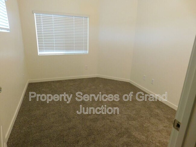 Building Photo - 662 Brookwillow Dr