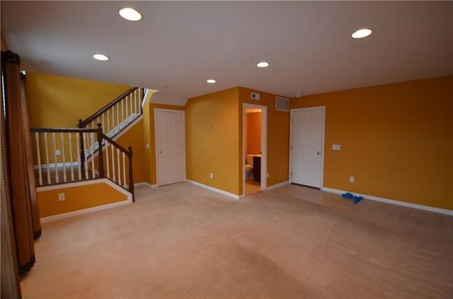 Building Photo - 13334 E Golden Gate Dr