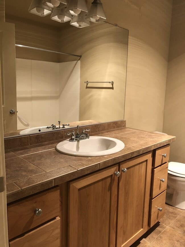 Building Photo - Cute 1BD Single Level Condo in Sherwood!  ...