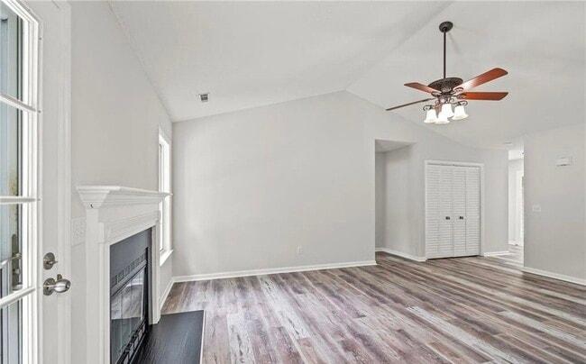 Building Photo - 3775 Wavebrook Ct