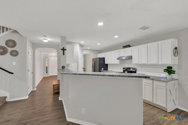 Building Photo - 2410 Fayette Dr