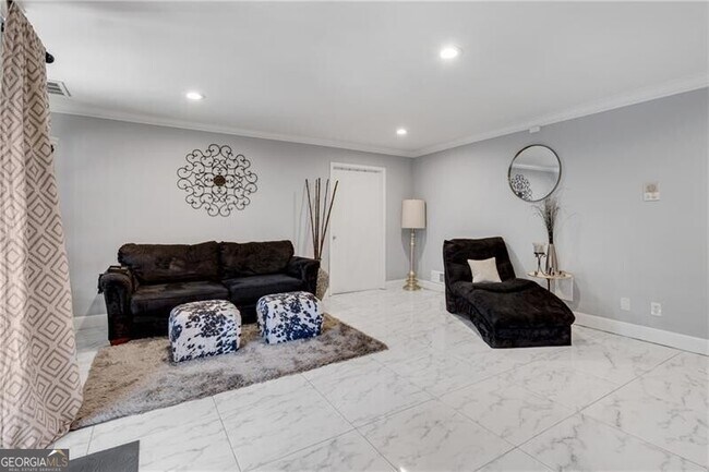 Building Photo - 54 Basswood Cir NE