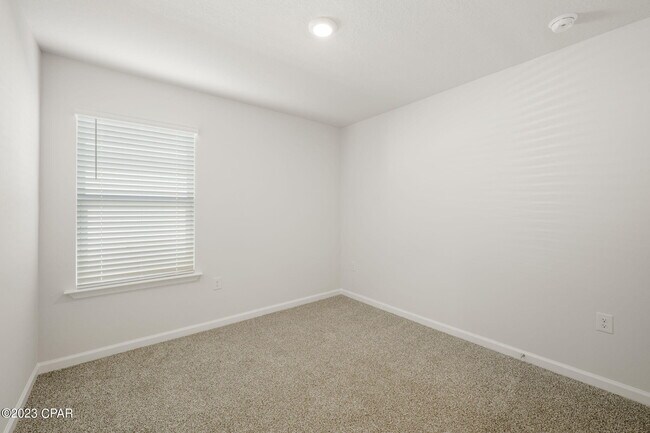 Building Photo - 5033 Rivergrass Dr