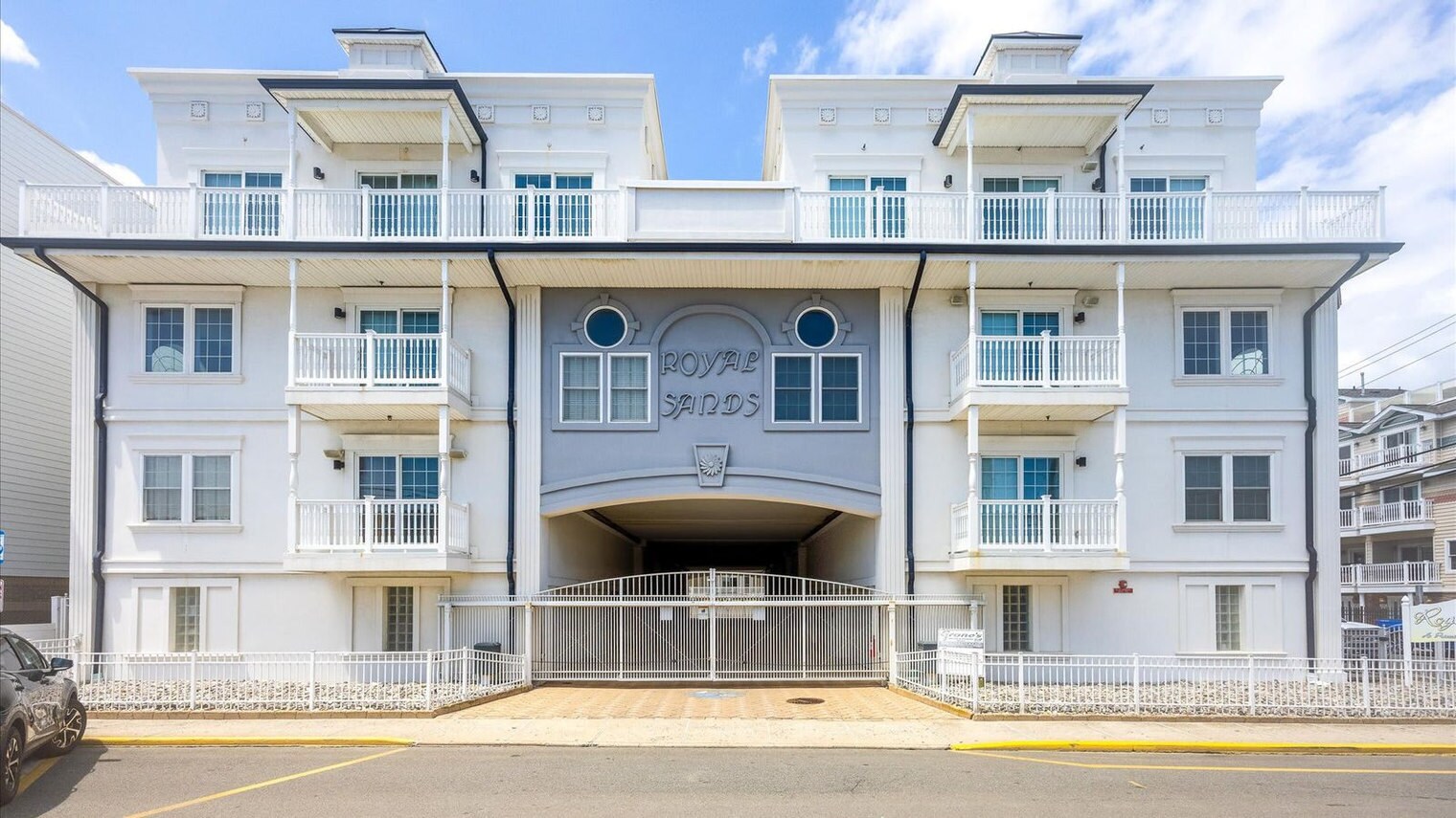 Building Photo - 15 Sumner Ave