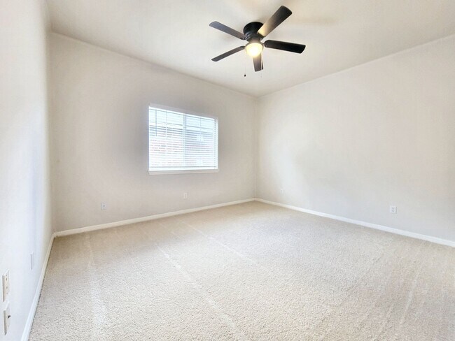 Building Photo - 3/BR, 2/BA Home with Spacious Layout & Lar...