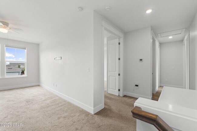Building Photo - 1816 Discovery Loop