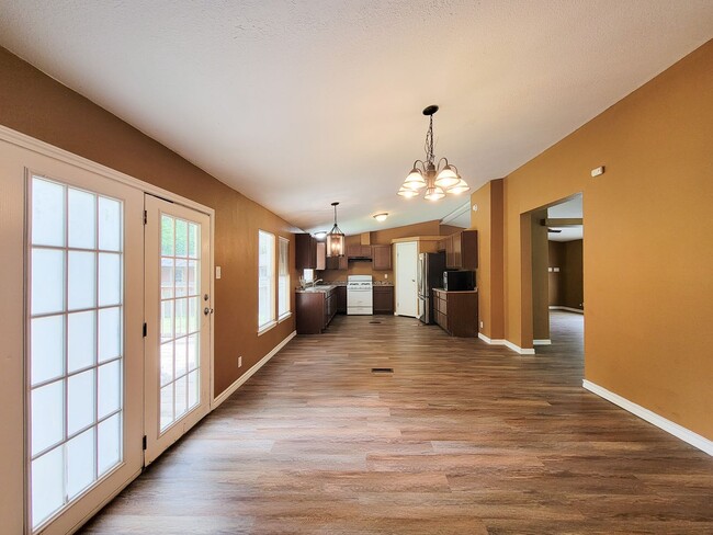 Building Photo - 20284 Forest Woods Ln