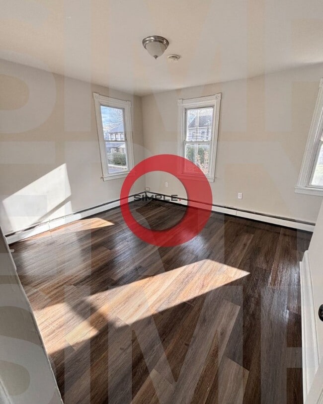 Building Photo - 3 Bedroom House