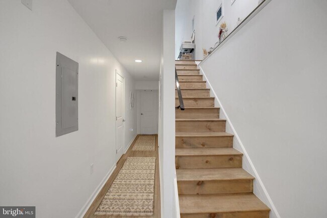 Building Photo - 709 N 19th St