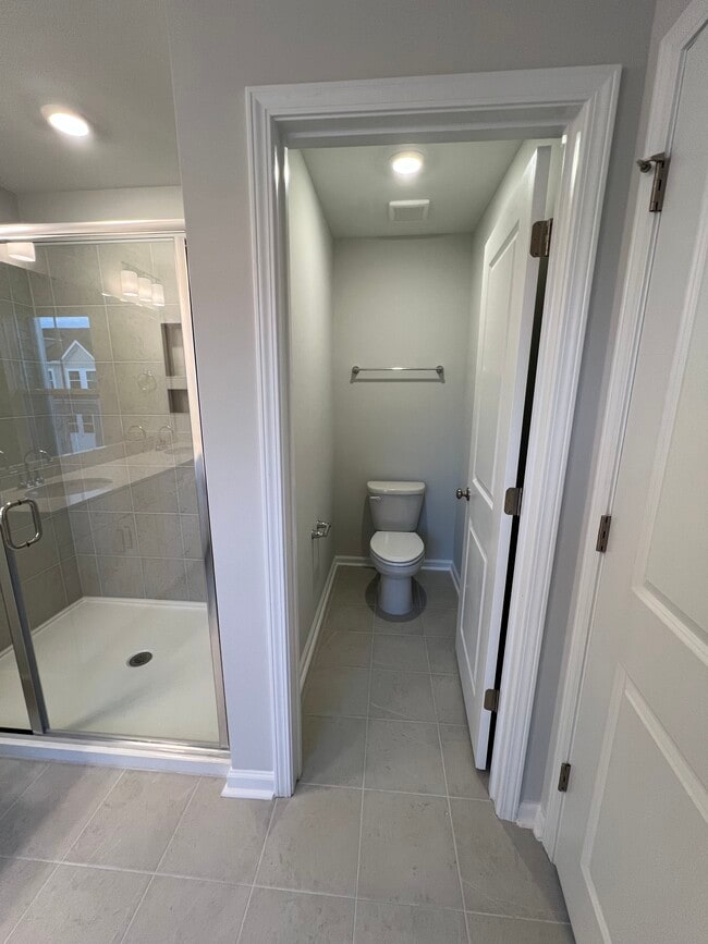 Building Photo - 375 Chesapeake Cmns St