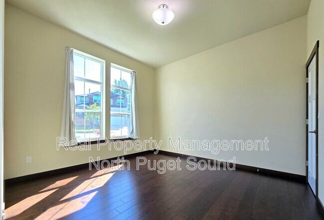 Building Photo - 5114 80th Ave NE