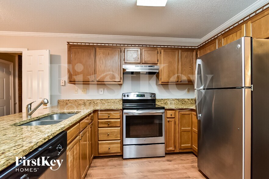 Building Photo - 6464 Evergreen Dr