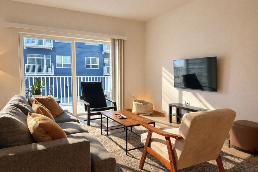 Building Photo - 1640 N Water St