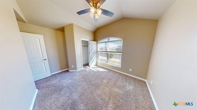 Building Photo - 307 Dober St