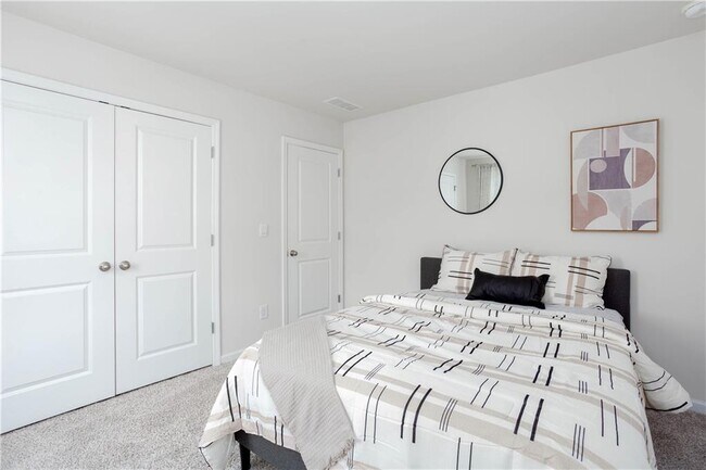 Building Photo - 607 Runnel Dr