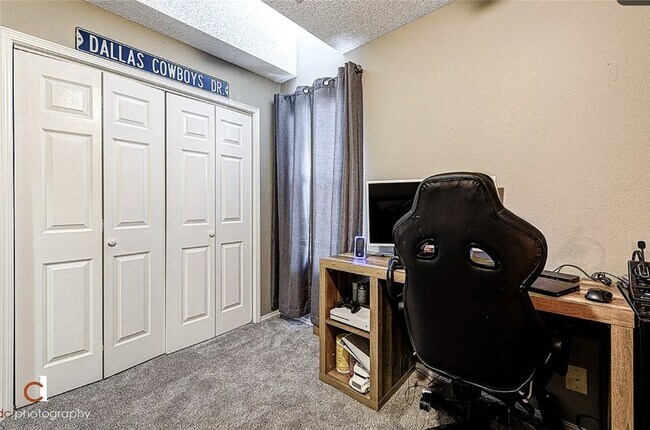 Building Photo - 1701 Signature Dr