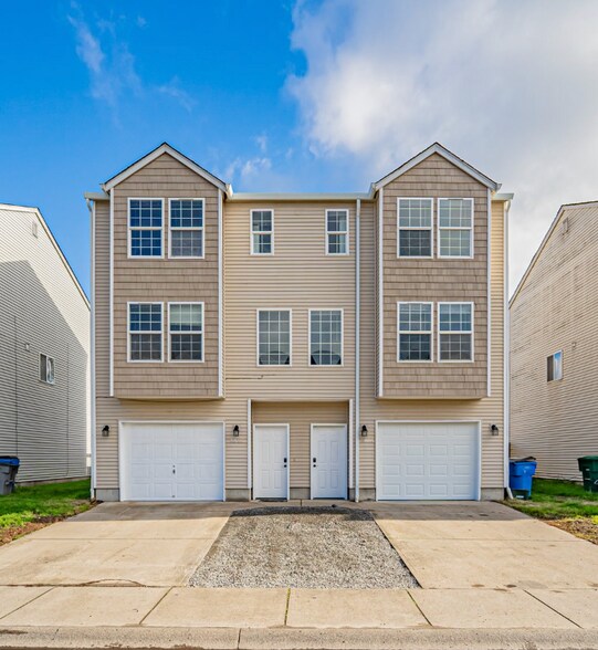 Primary Photo - 5805 NE 135th Ave