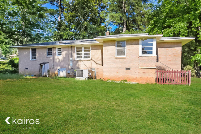 Building Photo - 1703 Morninghill Drive